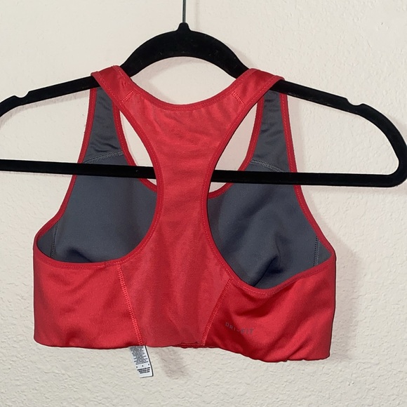 🎀Nike Gray and Pink Sports Bra! - Picture 3 of 7
